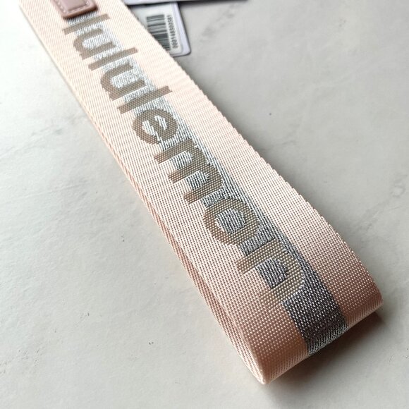 NWT Lululemon Never Lost Keychain Wordmark Pink Mist Silver - Picture 5 of 5